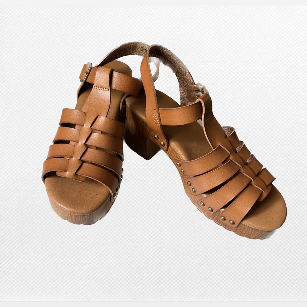 Womens heeled sandals